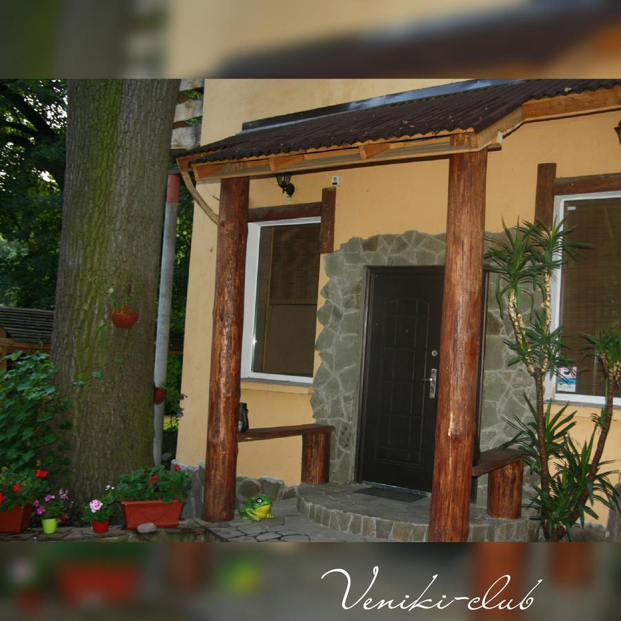 ホテル Veniki-Club Vorzelʼ エクステリア 写真