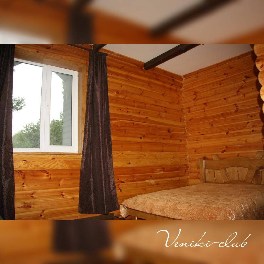 ホテル Veniki-Club Vorzelʼ エクステリア 写真