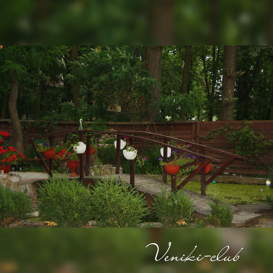 ホテル Veniki-Club Vorzelʼ エクステリア 写真