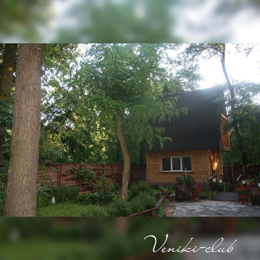 ホテル Veniki-Club Vorzelʼ エクステリア 写真
